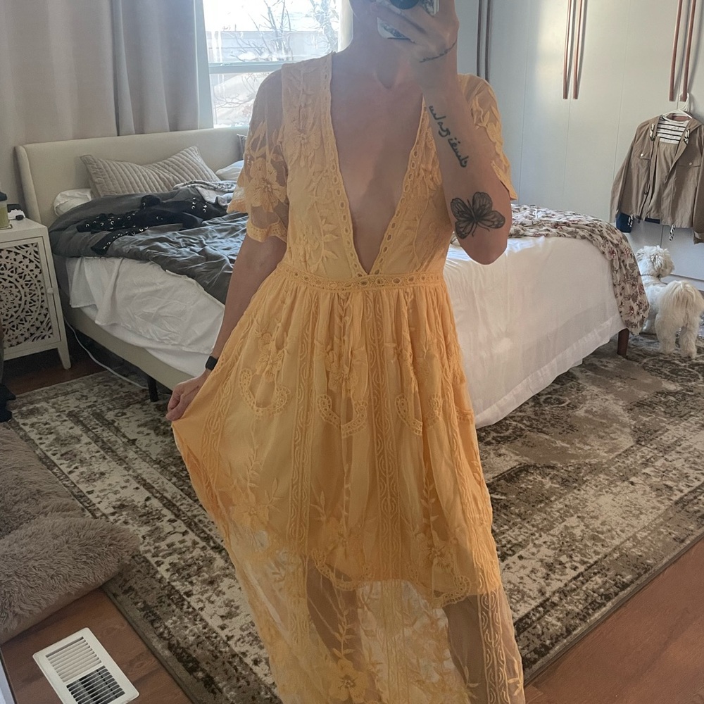 Elegant Yellow Lace Maxi Dress